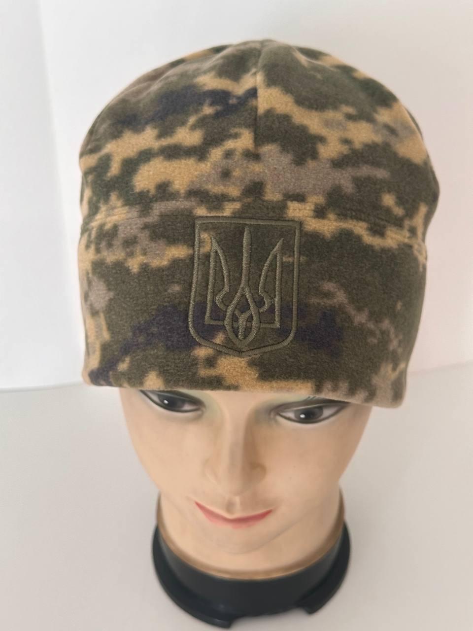 Шапка з гербом піксель
