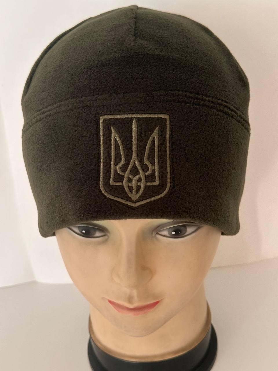 Шапка з гербом олива