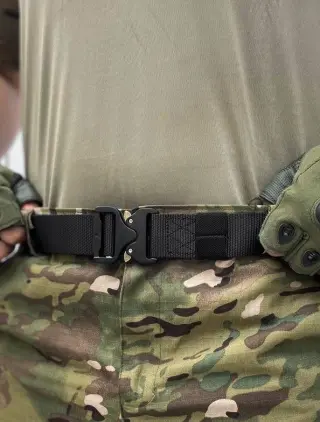 Ремінь тактичний з металевою пряжкою чорний