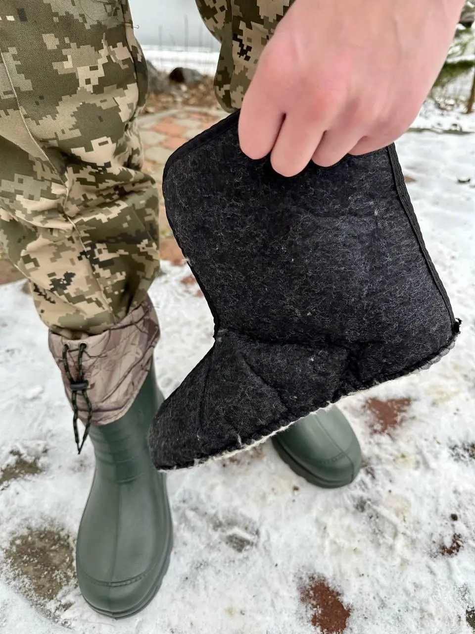 Теплі водонепроникні гумові чоботи олива з вкладишем