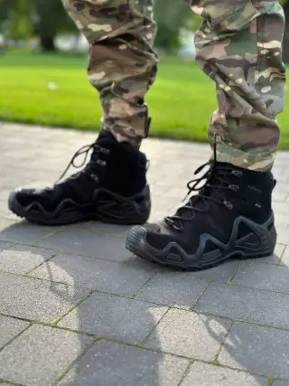 ЧЕРЕВИКИ "LOWA ZEPHYR GTX® MID MK2" Чорний