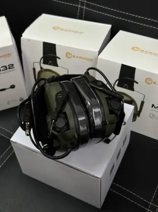 активні навушники M32