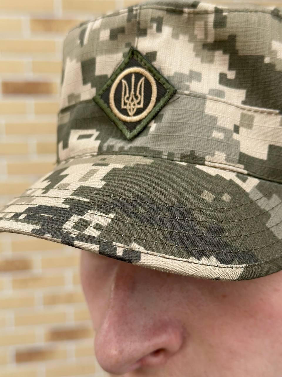 статутна кепка піксель з кокардою