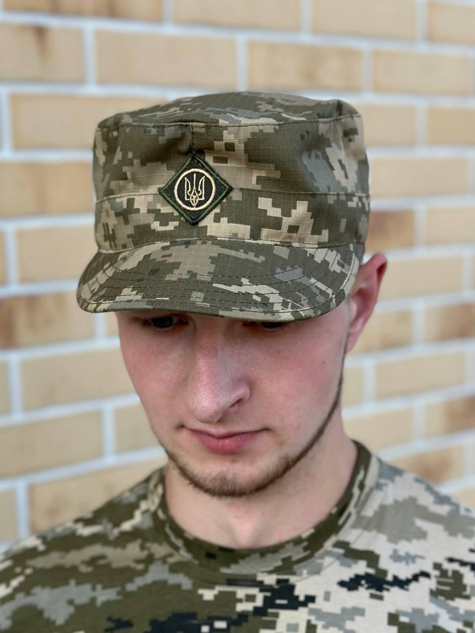 статутна кепка піксель з кокардою