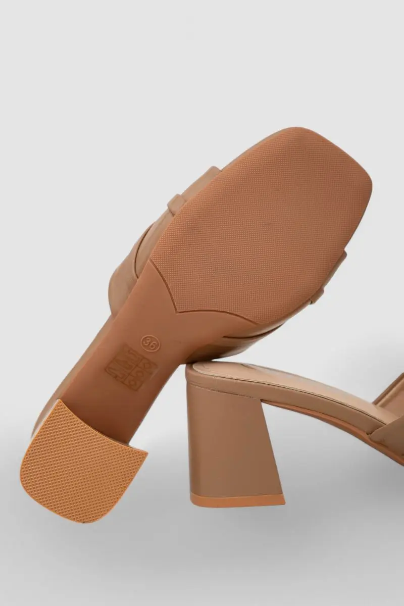 Шльопанці на підборах мюлі, колір темно-бежевий, 248RL142