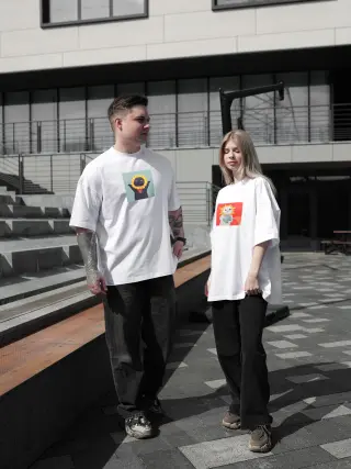 Футболка біла (принт коти полив )