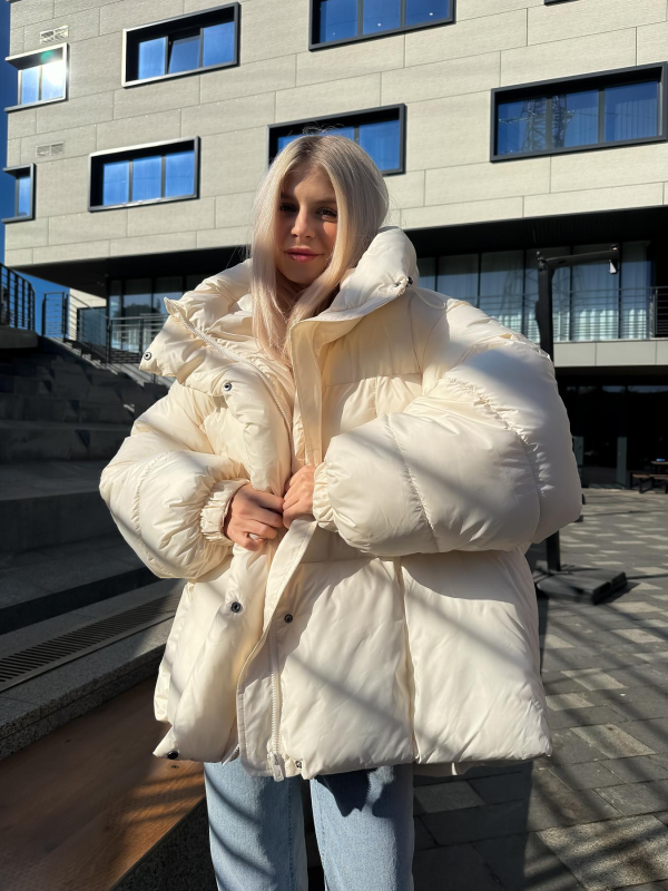 Курточка жіноча молоко