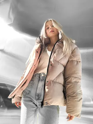 Курточка жіноча беж