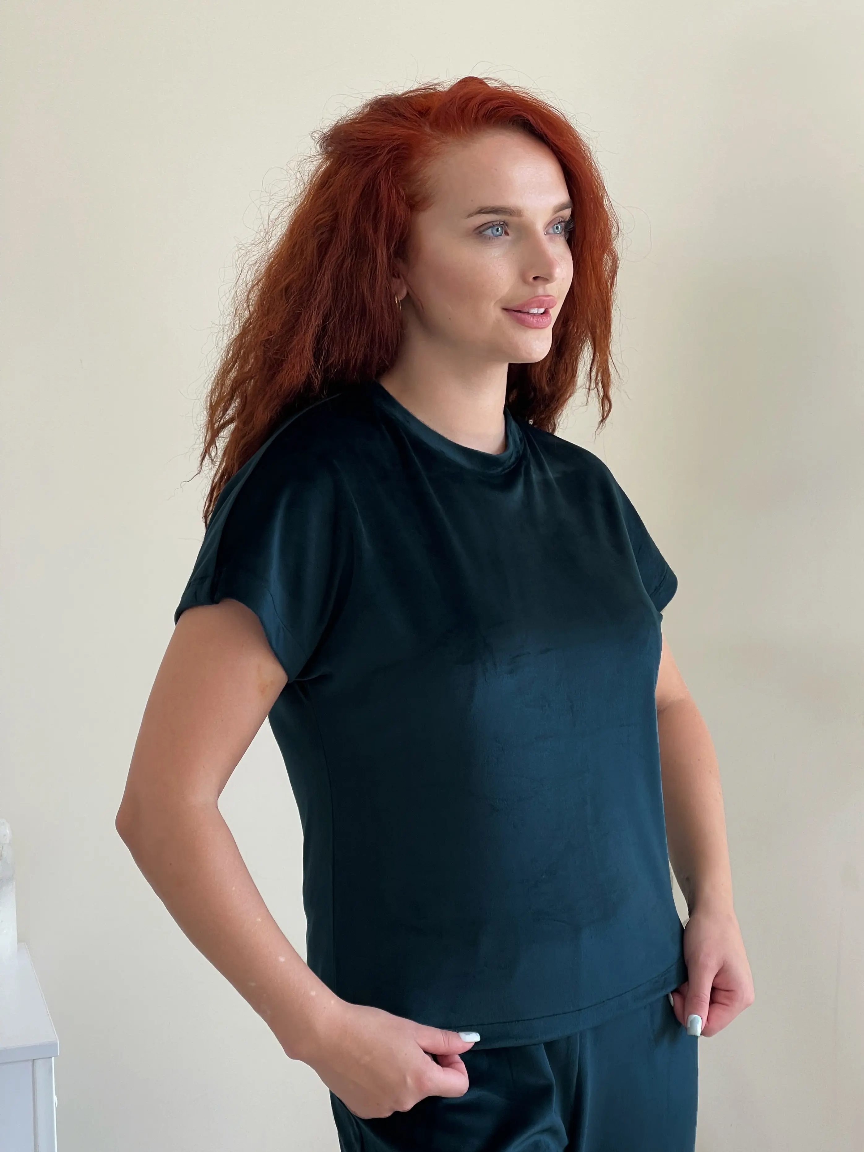 Велюрова піжама з широкими штанами та футболкою зелена Merlini Катто