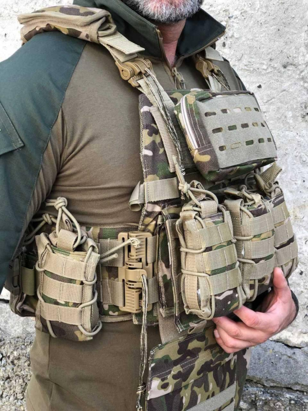 Плитоноска ISIK Мультикам з подвійним швидким скиданням на 4 точки скидання, 7 підсумків з напашником