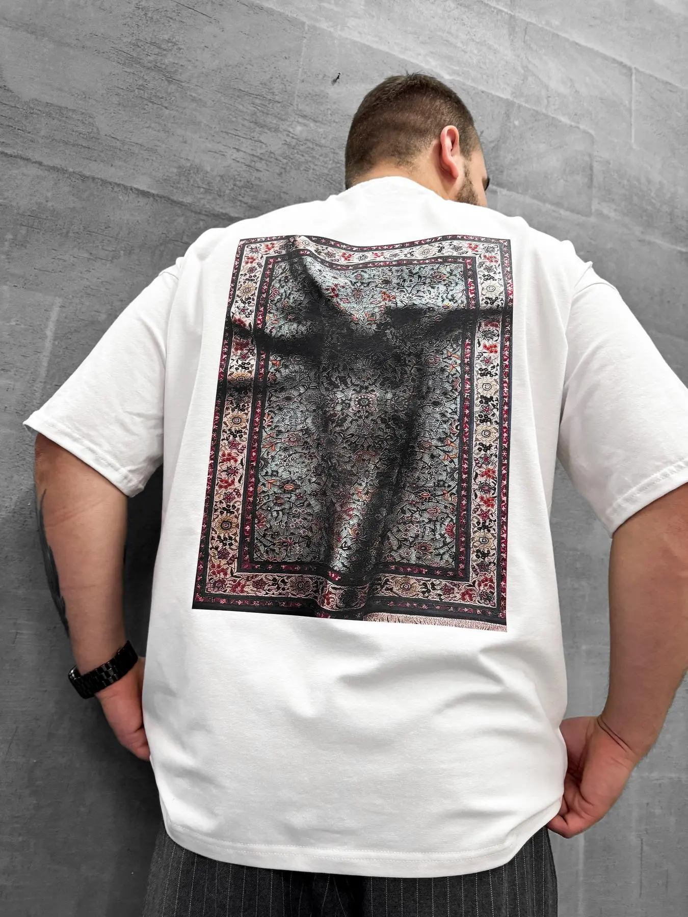Футболка біла (carpet3)