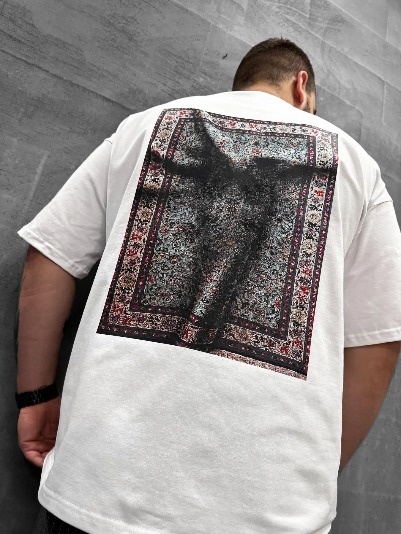 Футболка біла (carpet3)