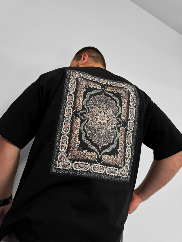 Футболка чорна (carpet3)