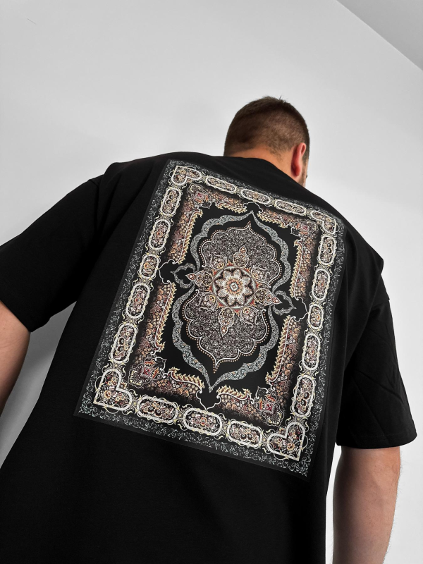 Футболка чорна (carpet3)