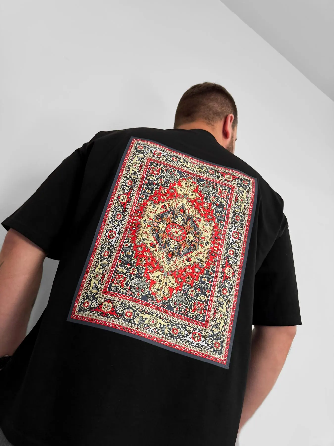 Футболка чорна (carpet1)