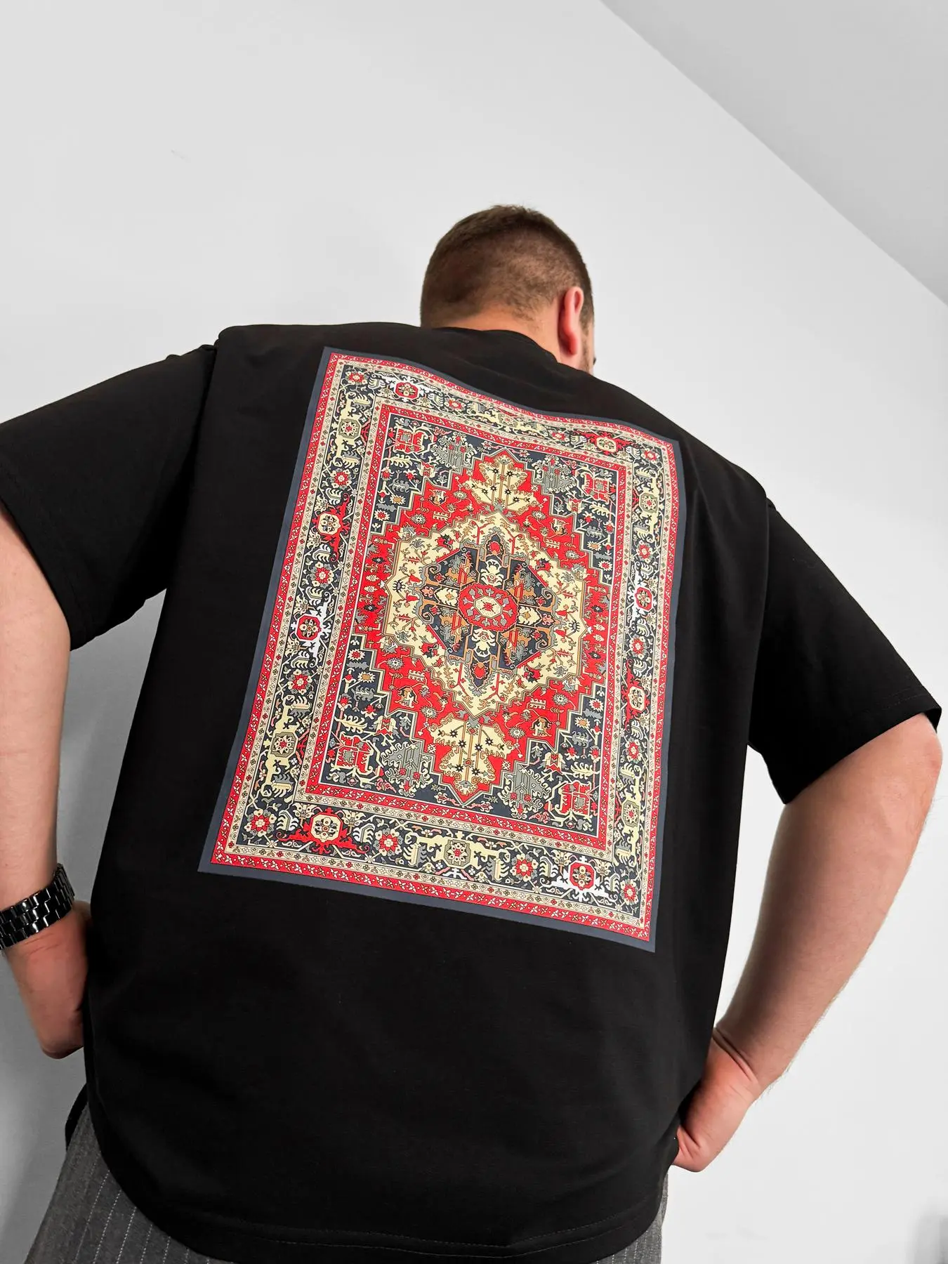 Футболка чорна (carpet1)