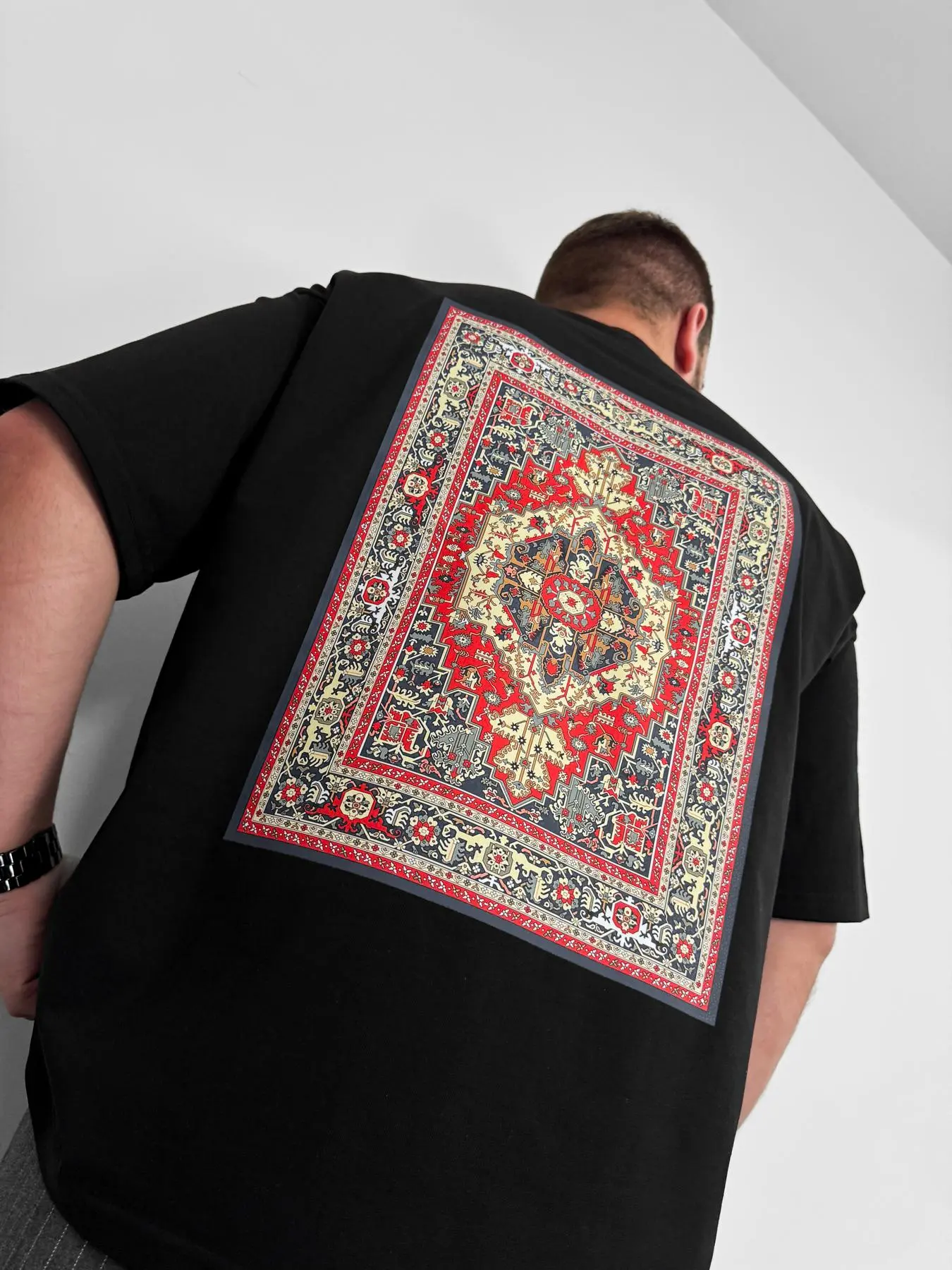 Футболка чорна (carpet1)