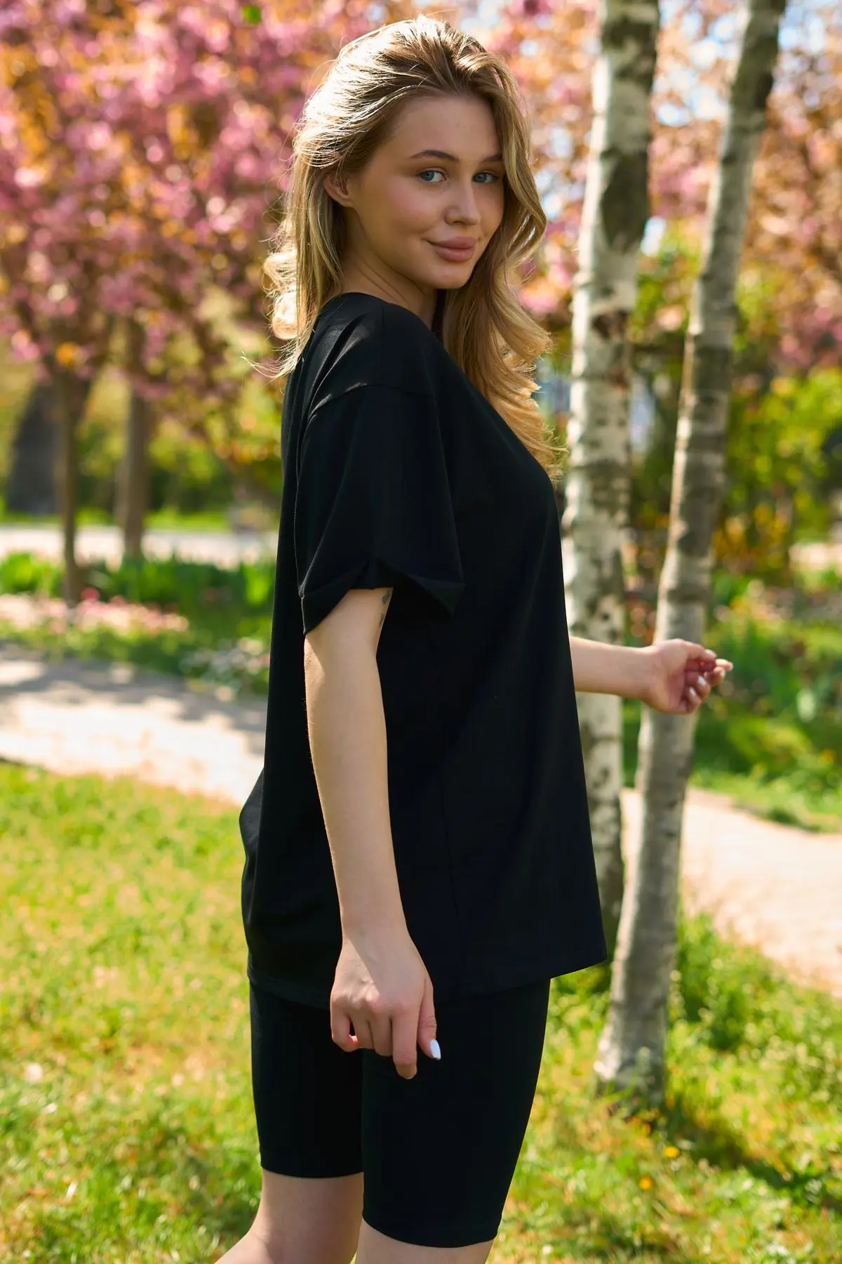 Футболка жіноча "Jully" чорна