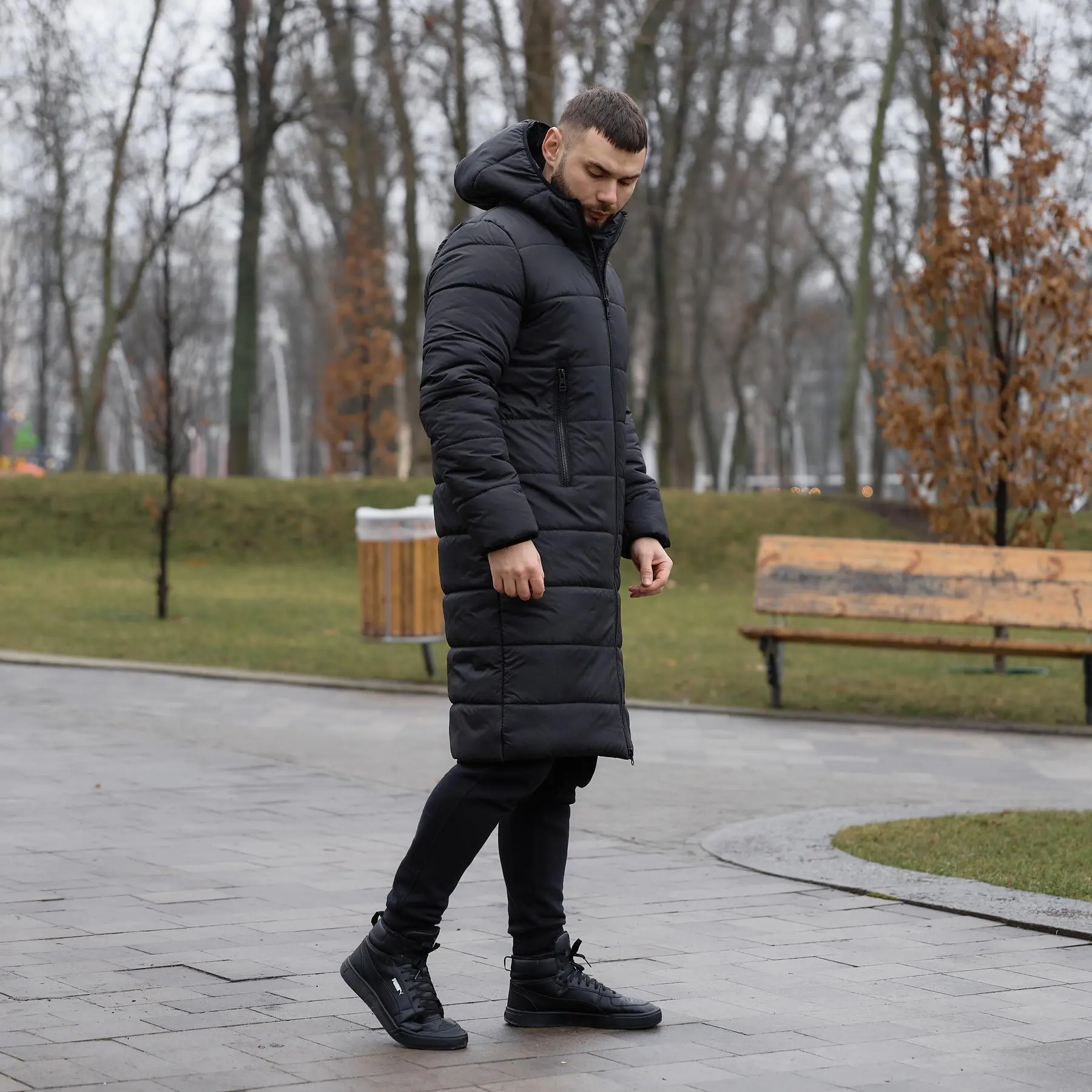 Пуховик подовжений чорний