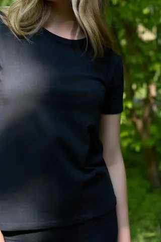 Футболка классична чорна