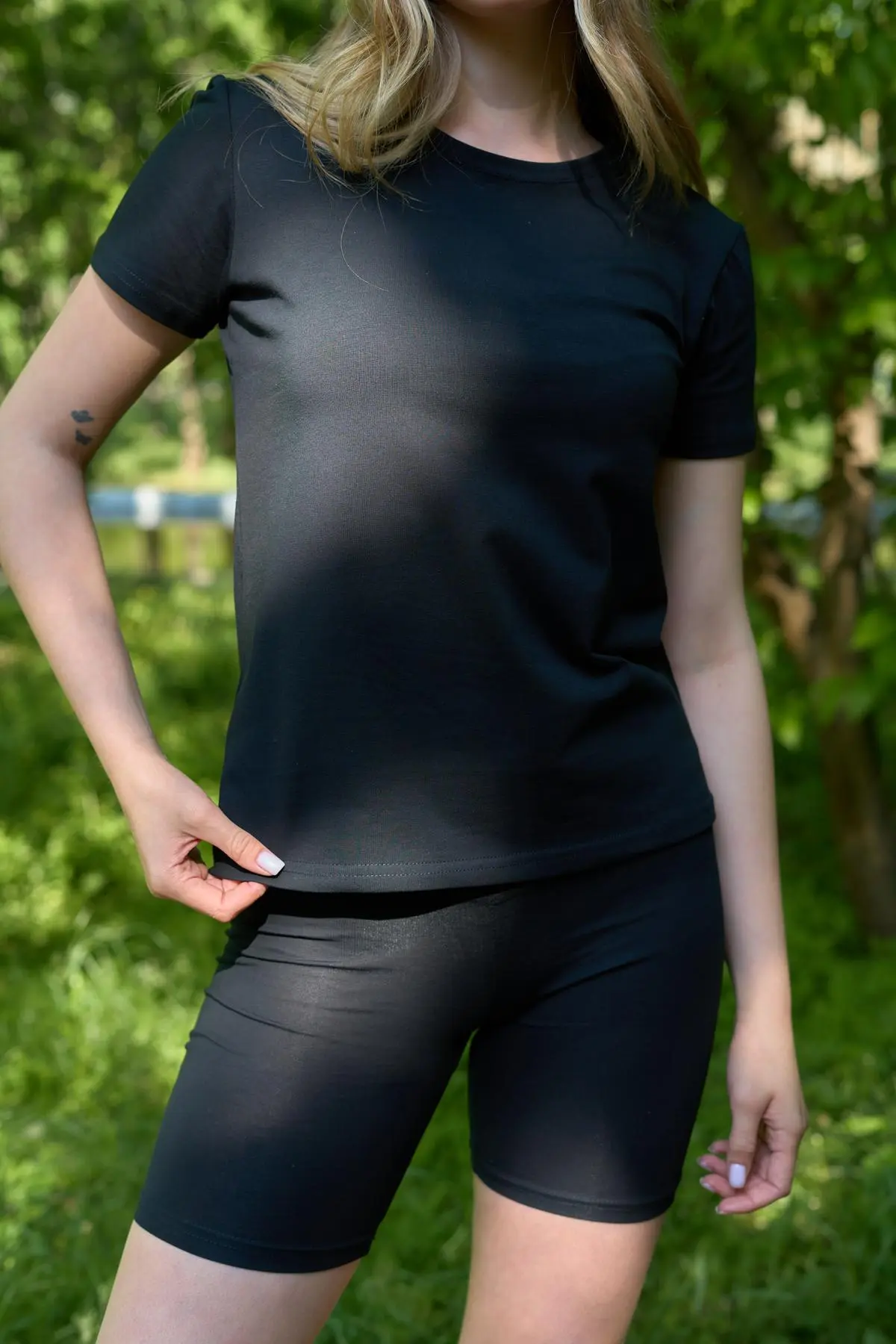 Футболка классична чорна