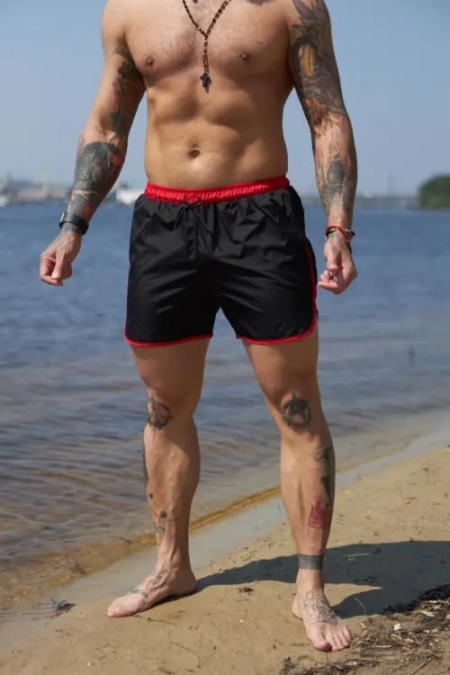 Шорти пляжні чоловічі Intruder чорні з червоним