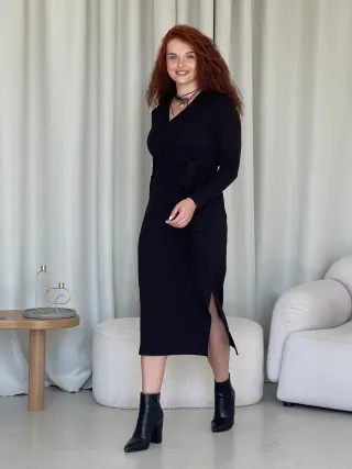 Тепла довга сукня на запах в рубчик на флісі чорна Merlini Аппо