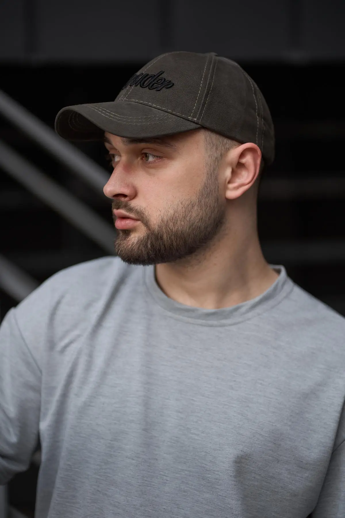 Кепка чоловіча Intruder big хакі