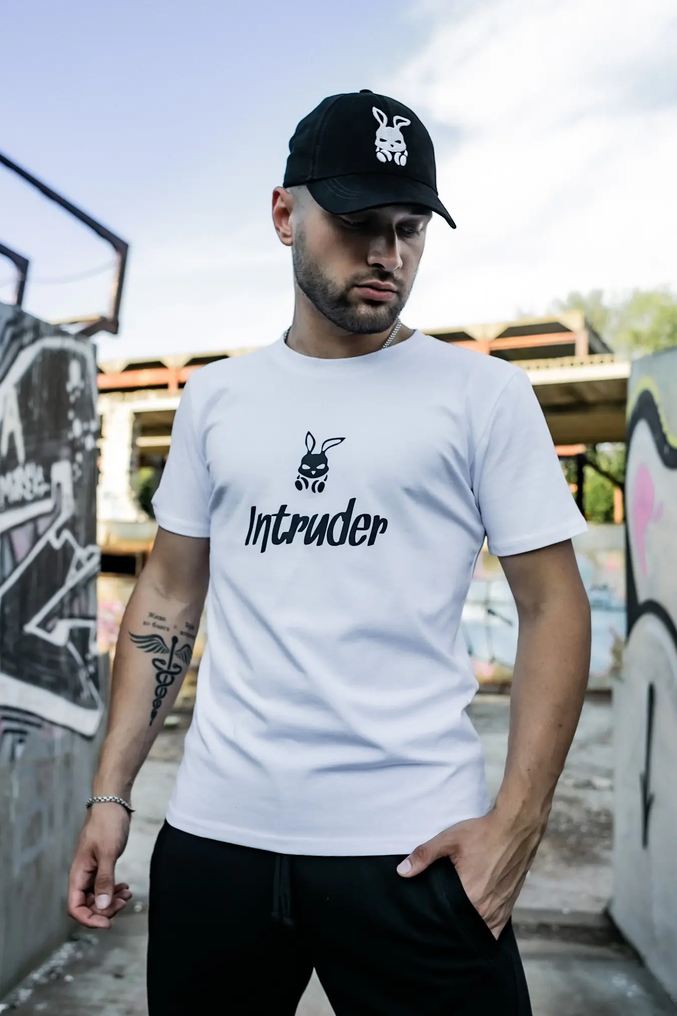 Футболка мужская "Bunny" Intruder белая