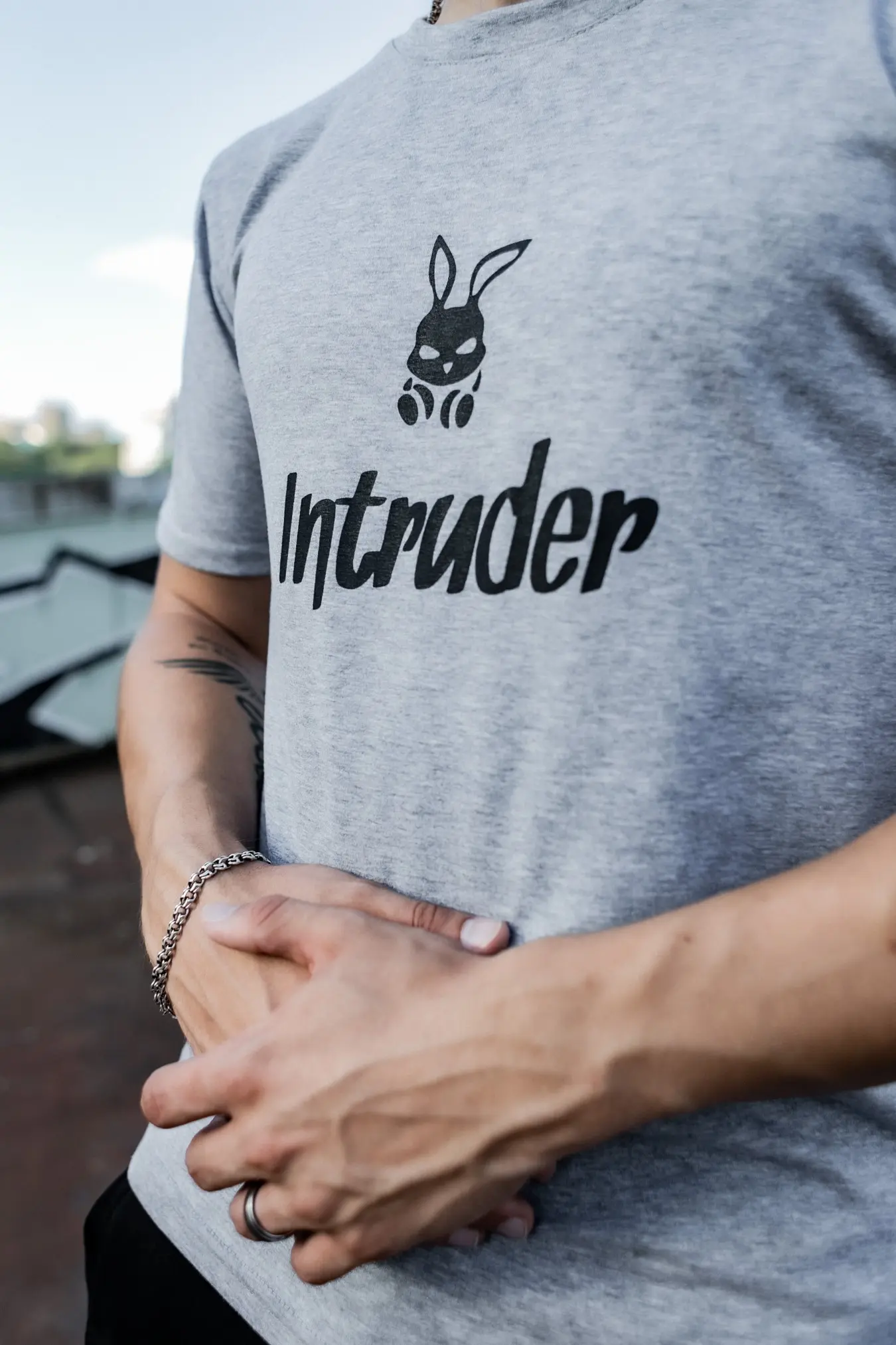 Мужская футболка "Bunny" Intruder серая