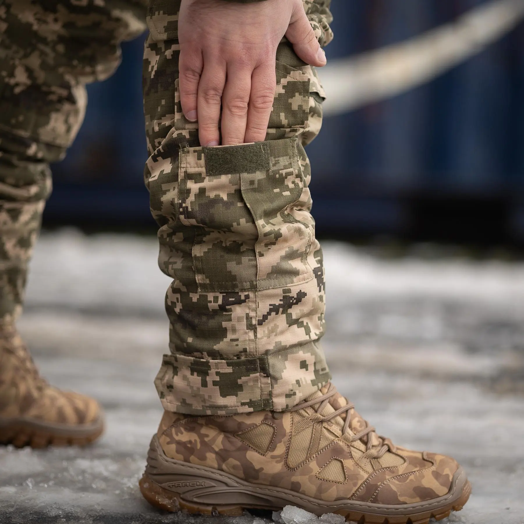 Штани тактичні Grifon 13 кишень на флісі (Apex Gen-3 ) піксель (водовідштовхувальна тканина)