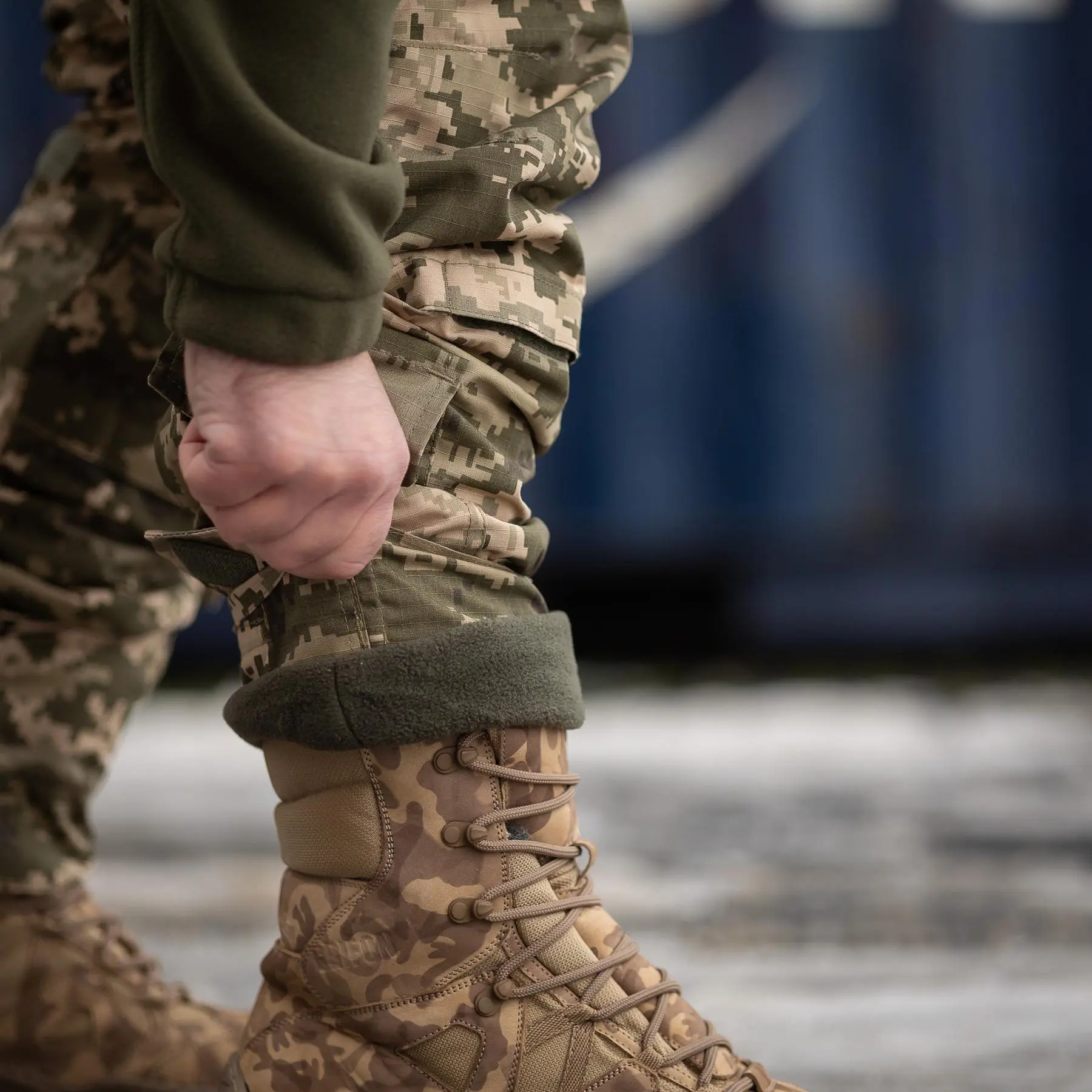 Штани тактичні Grifon 13 кишень на флісі (Apex Gen-3 ) піксель (водовідштовхувальна тканина)