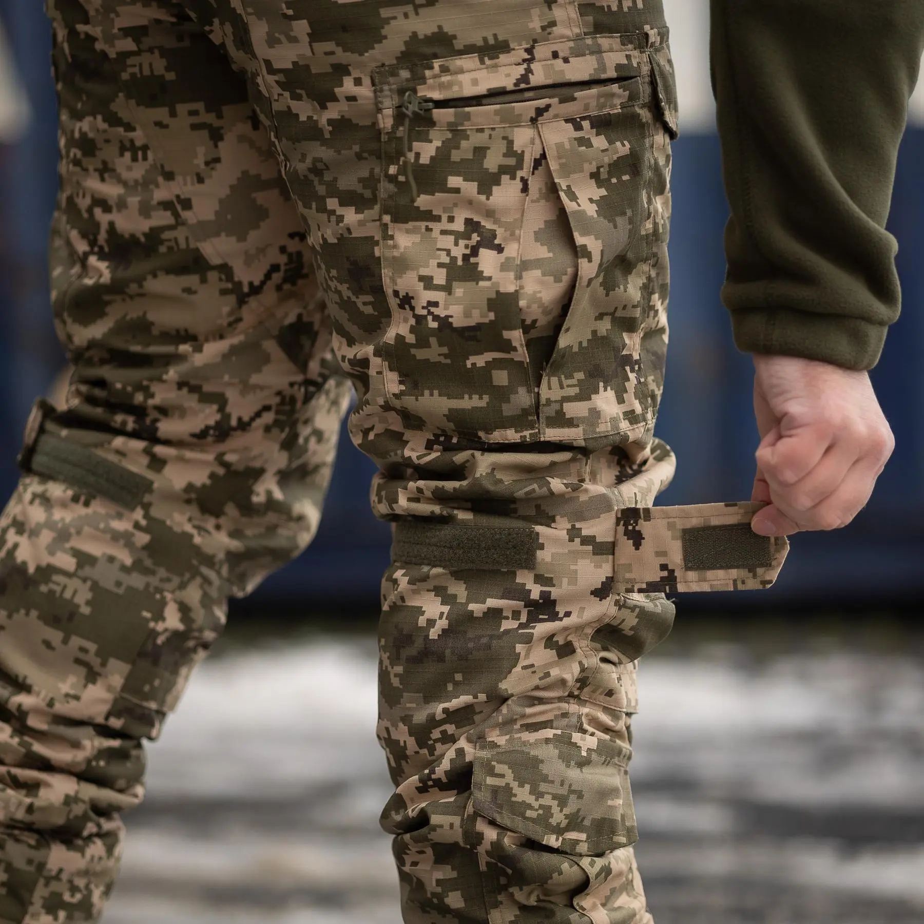 Штани тактичні Grifon 13 кишень на флісі (Apex Gen-3 ) піксель (водовідштовхувальна тканина)