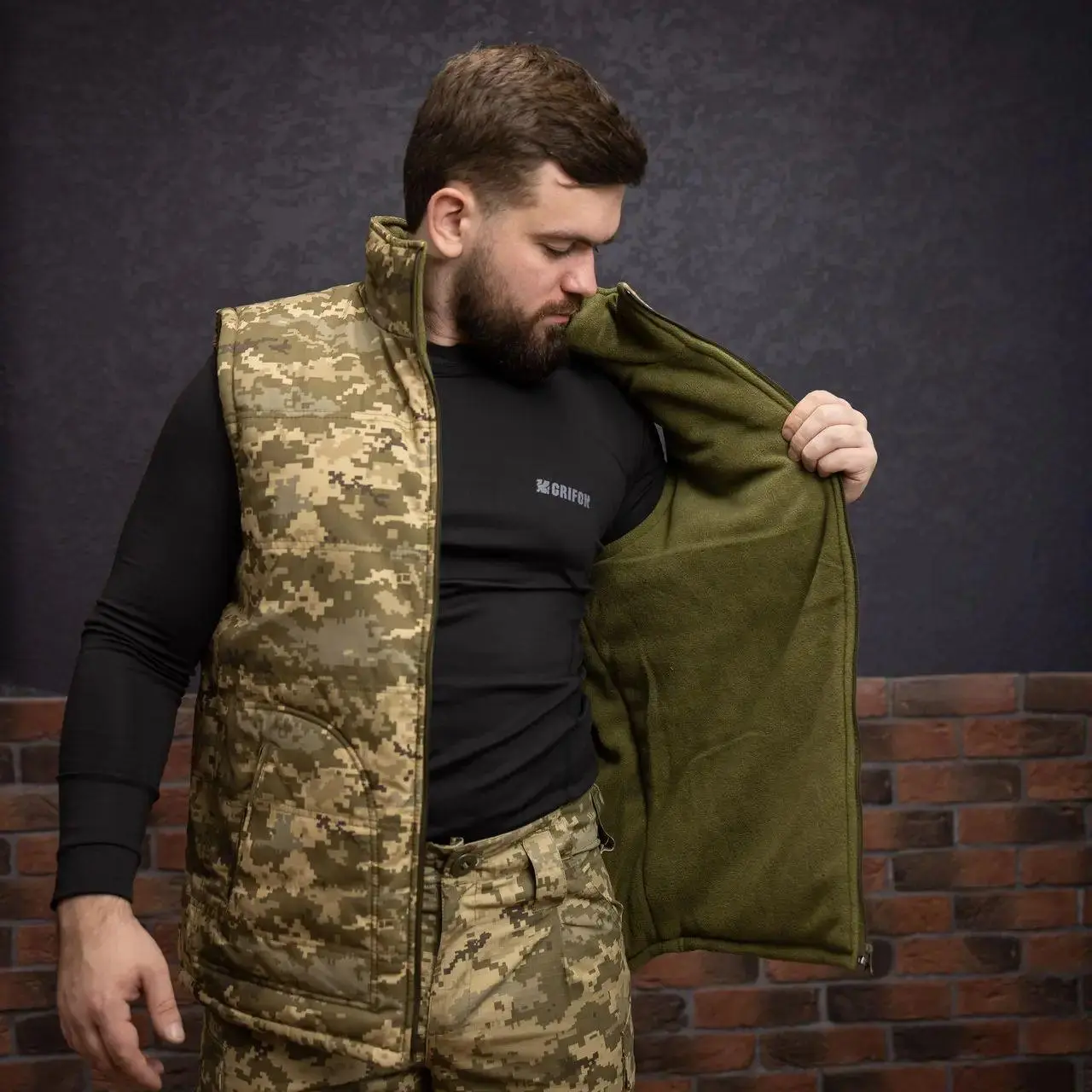Військовий жилет піксель