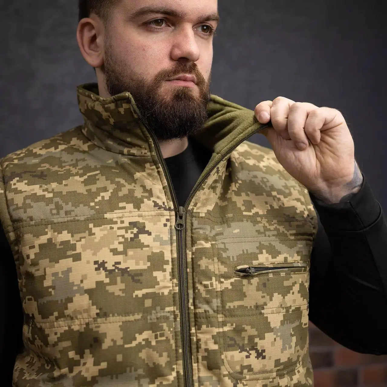 Військовий жилет піксель