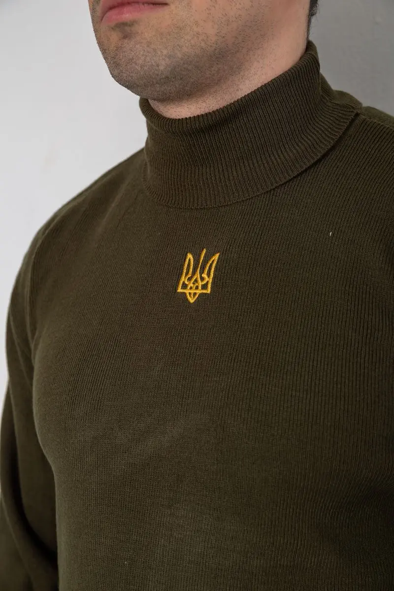 Гольф чоловічий з вишивкою тризуб, колір хакі, 161R010