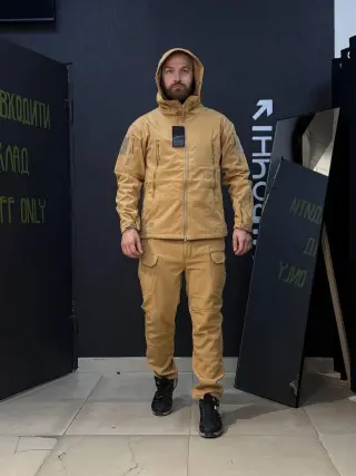 Tactical softshell suit insulated with fleece coyote