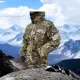 Зимовий щільний бушлат мультикам з високим хутряним коміром - Фото 4