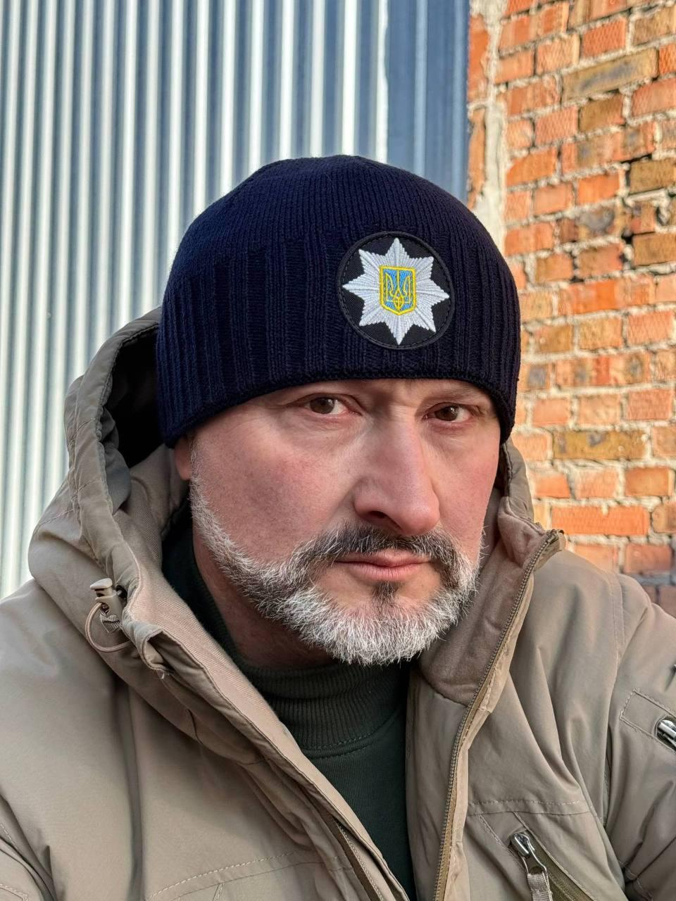 Вязаная шапка с кокардой Полиция Синяя