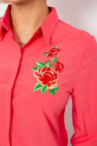 Сорочка жіноча класична з аплікацією, колір кораловий, 230R014-3