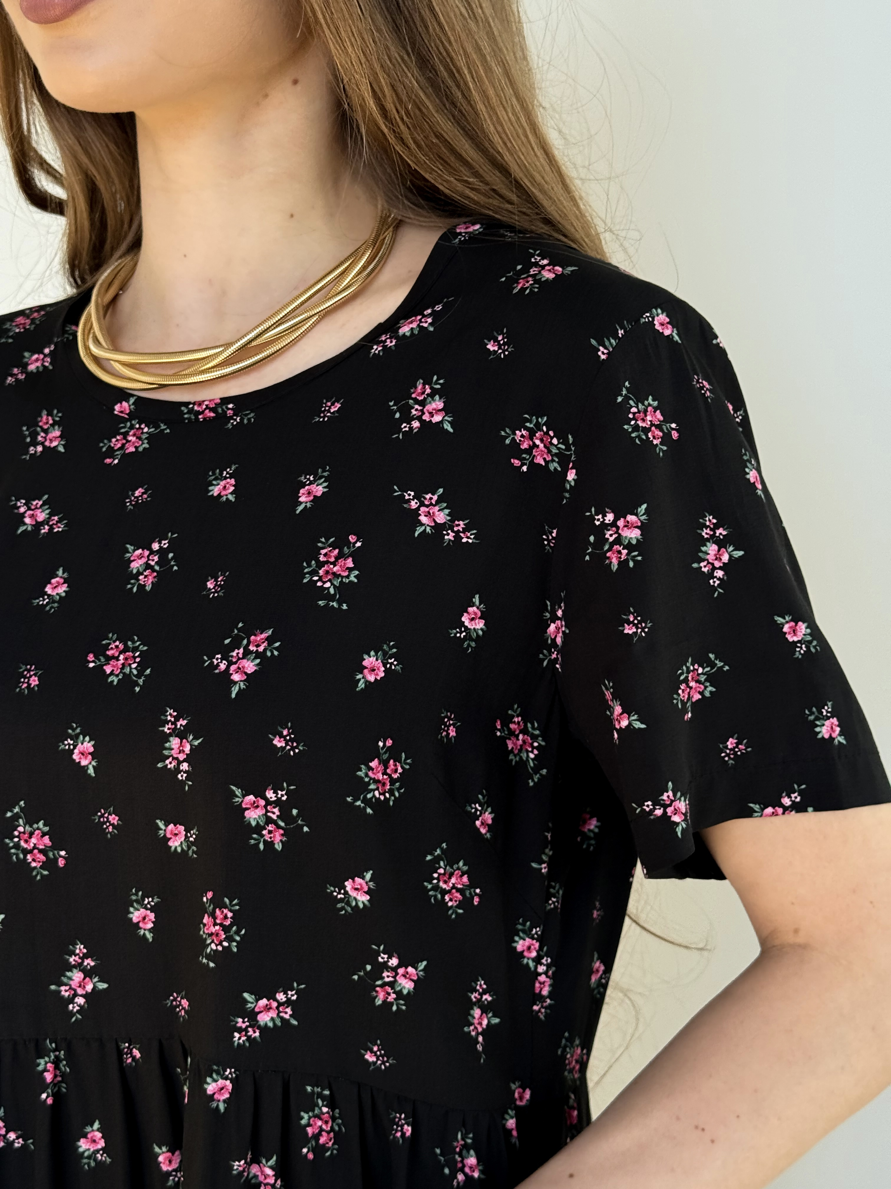 Summer floral print dress made of rayon in black Merlini Caserta