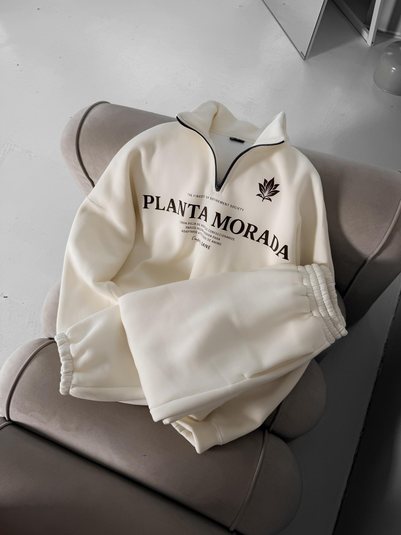 Костюм Planta morada молоко
