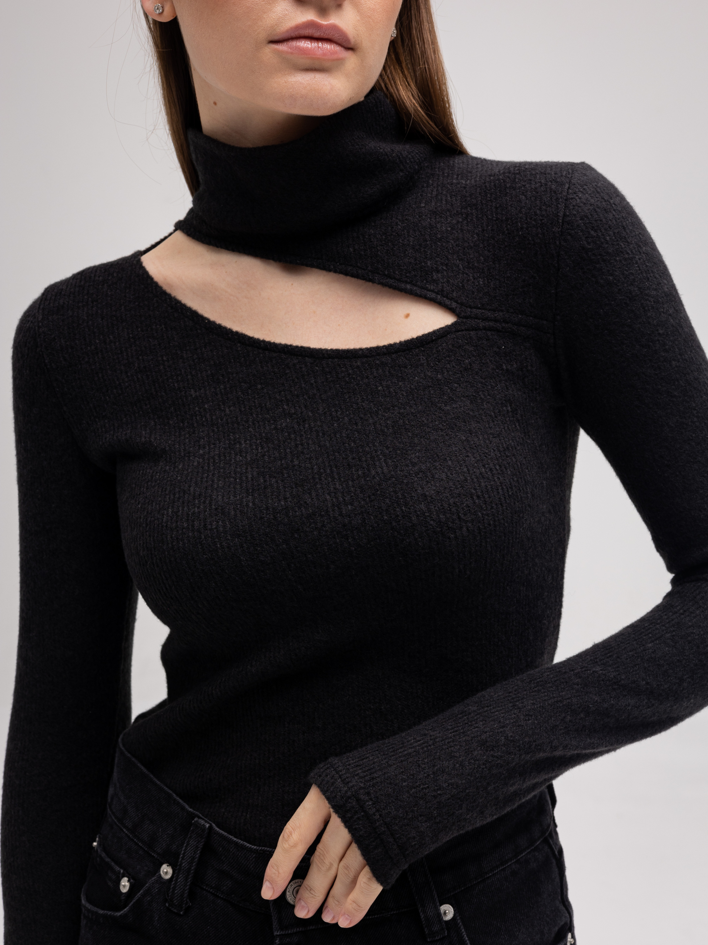 Keri Long-Sleeve Top with Cutout Black