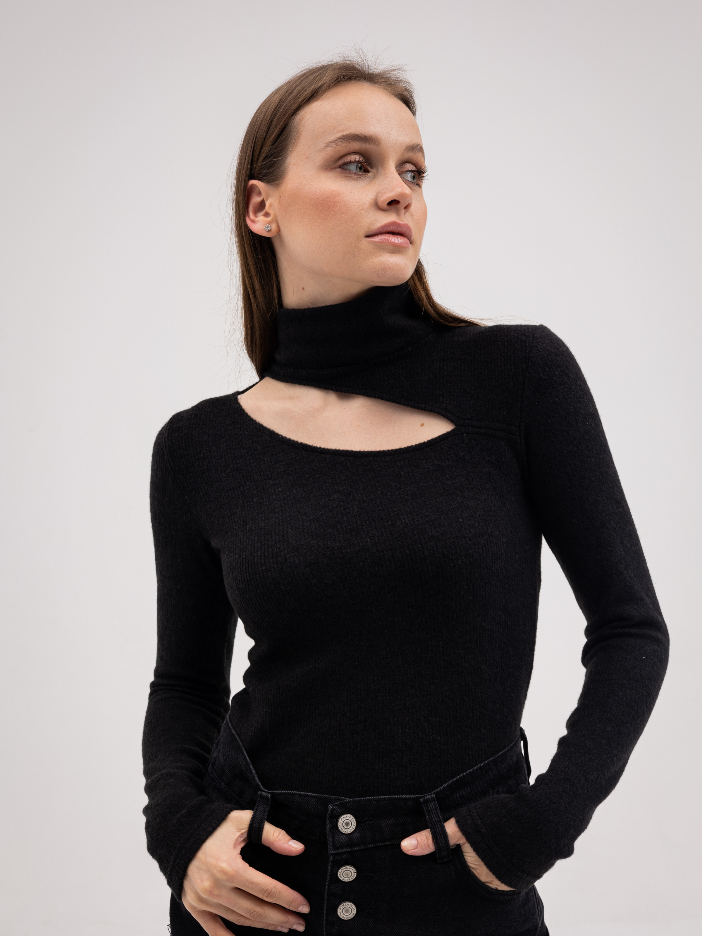 Keri Long-Sleeve Top with Cutout Black