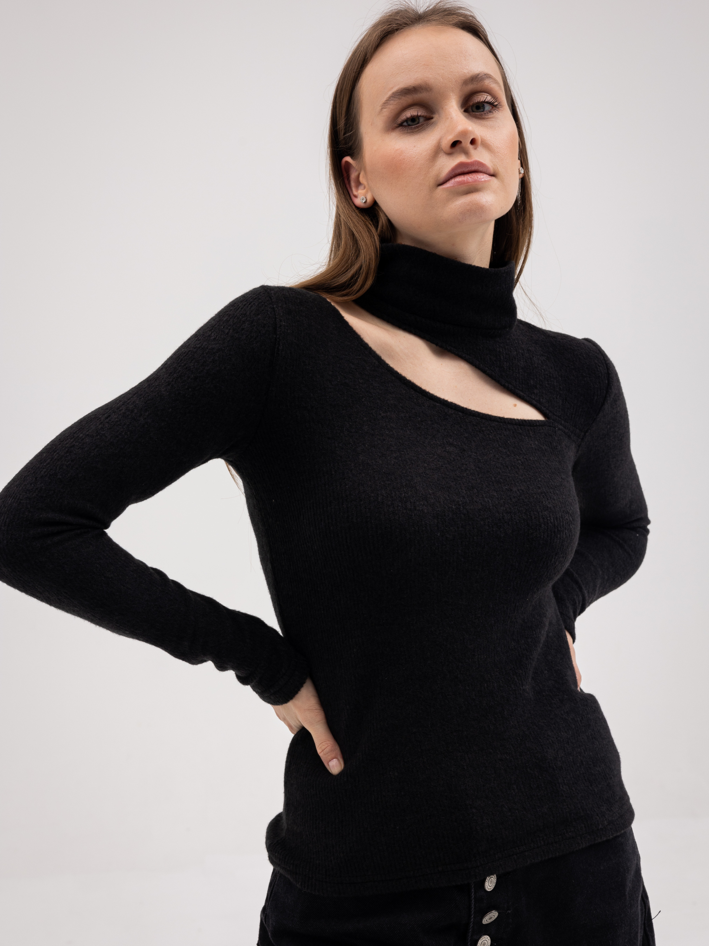 Keri Long-Sleeve Top with Cutout Black
