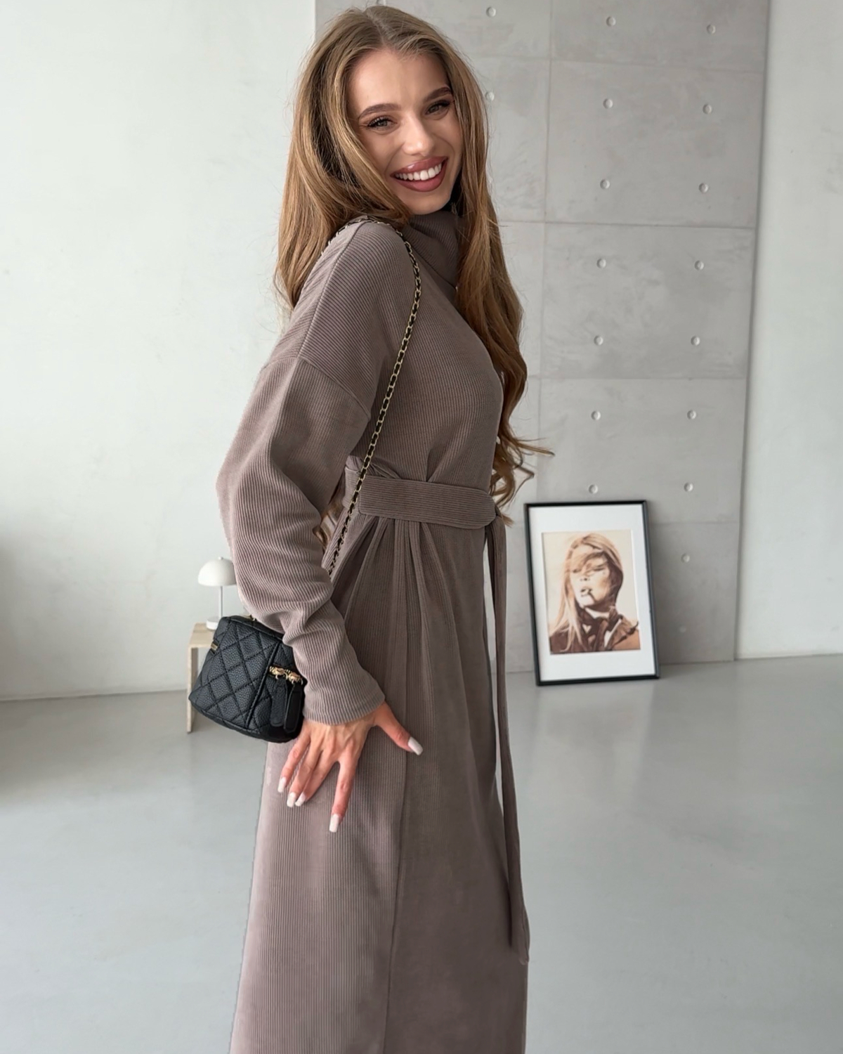 Long beige dress with belt and high neck Merlini Ferra