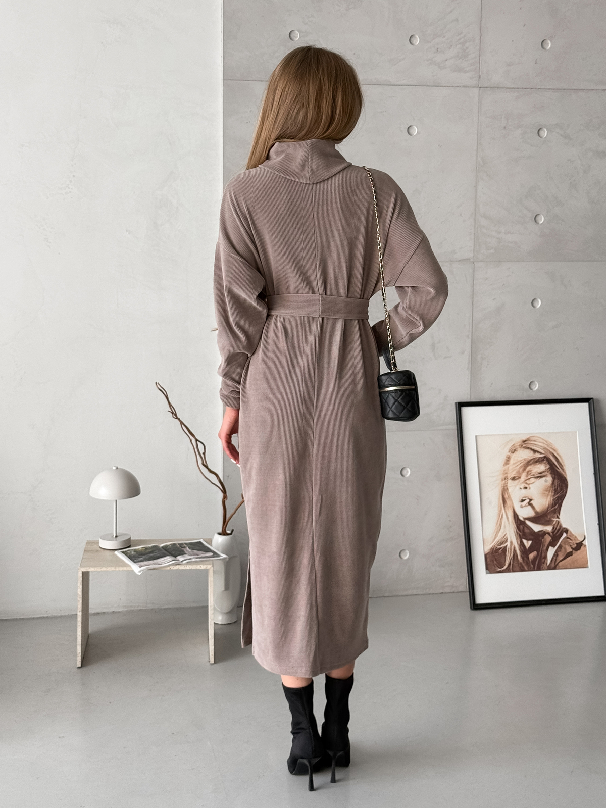 Long beige dress with belt and high neck Merlini Ferra