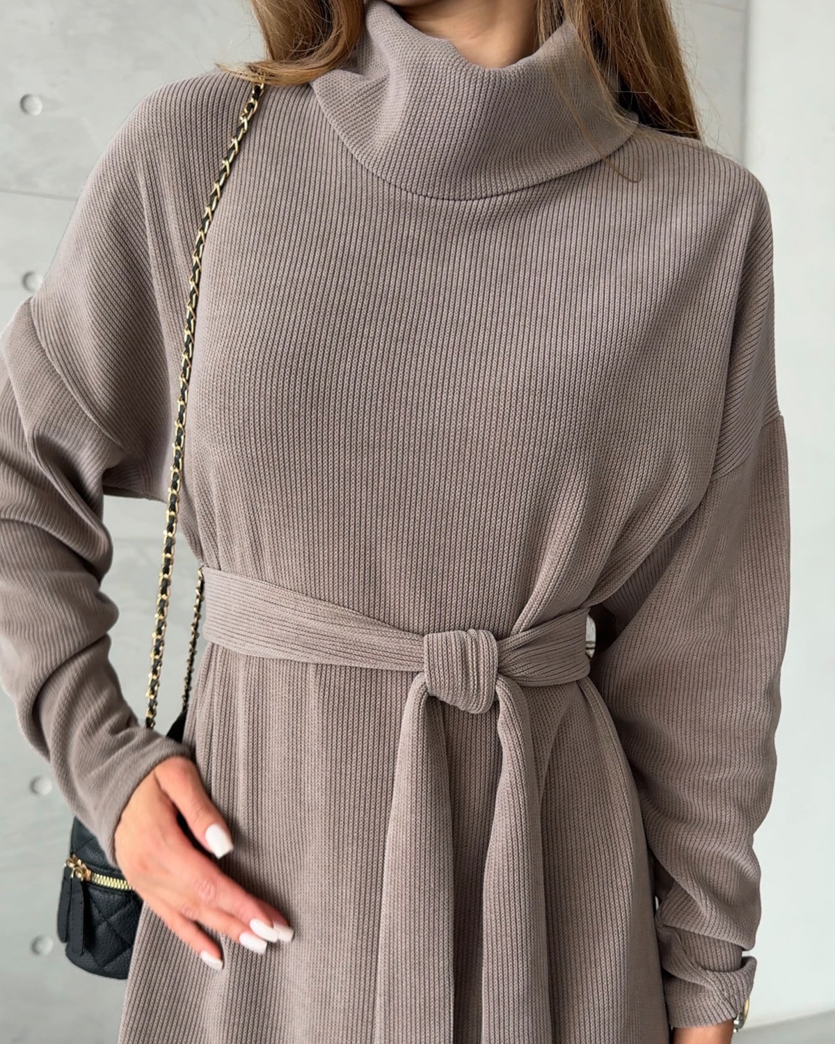 Long beige dress with belt and high neck Merlini Ferra