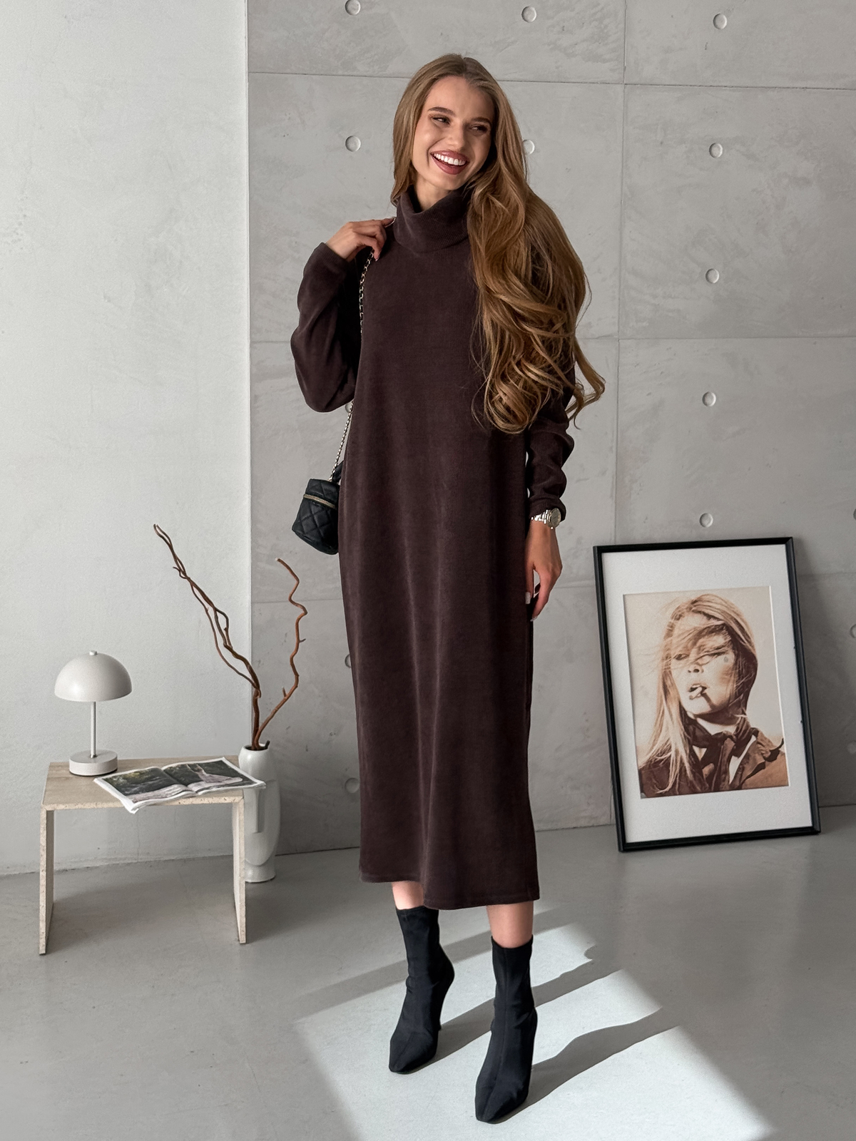 Long dress with belt and high neck chocolate Merlini Ferra