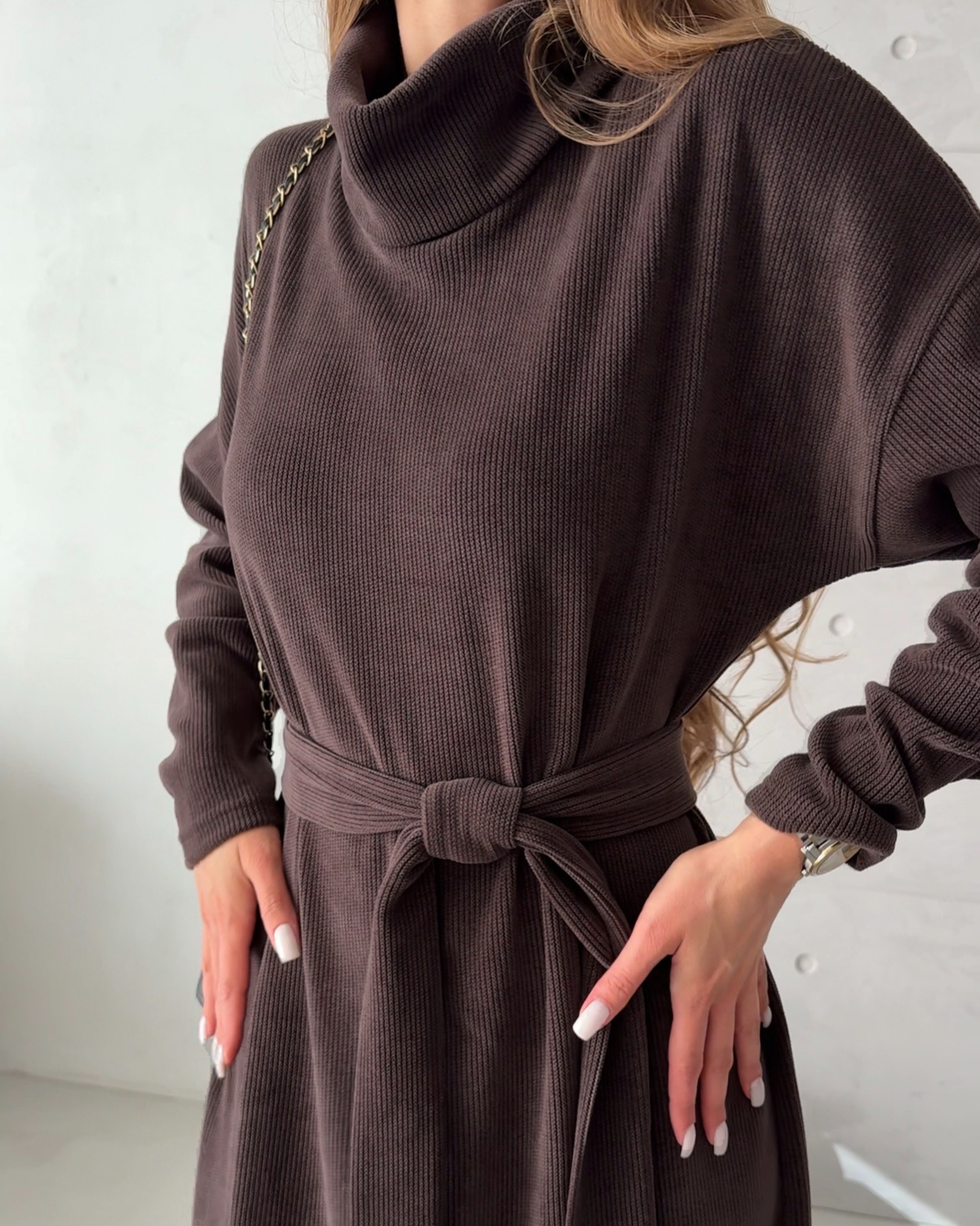 Long dress with belt and high neck chocolate Merlini Ferra